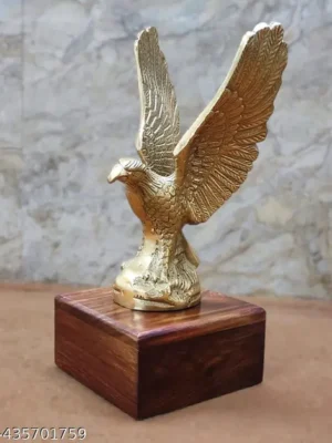 Metal Flying Eagle with Base Showpiece